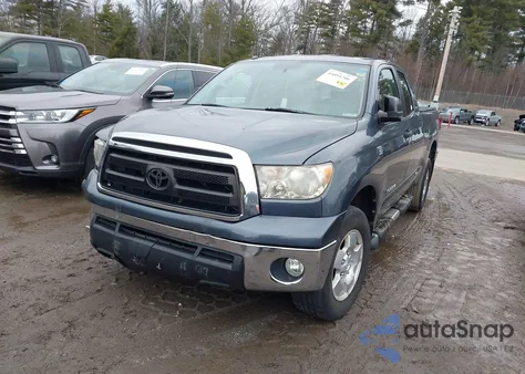 2010 Toyota Tundra Grade 4.6L V8 z USA, uszkodzony, nr VIN 5TFUM5F13AX004345